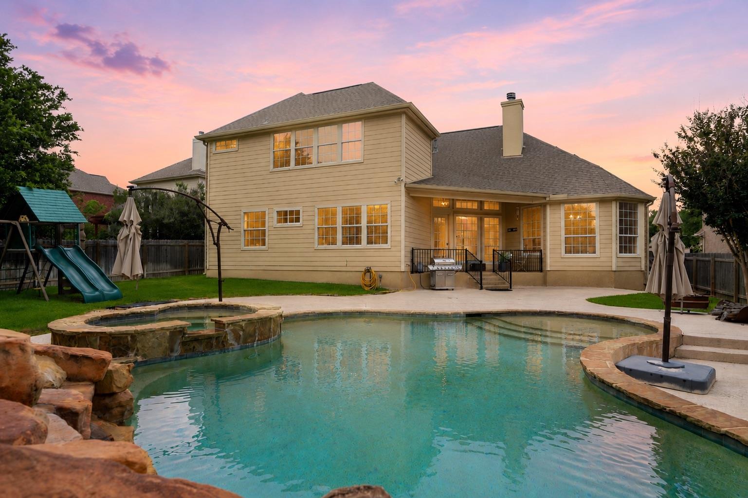 2821 Cool River LOOP