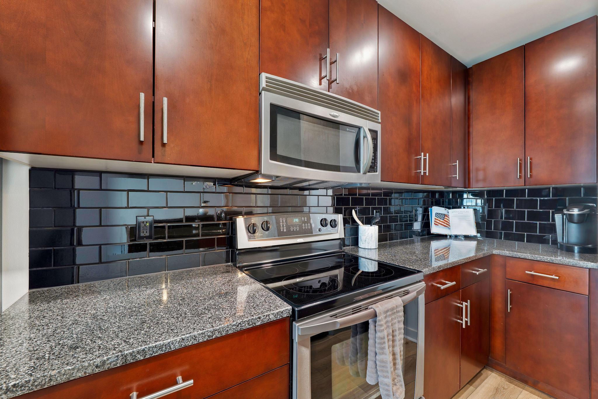 360 Nueces ST 3506