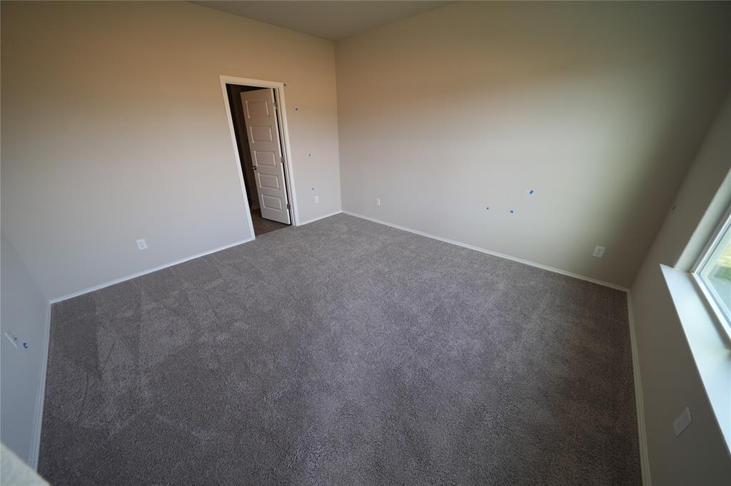Photo 4 of 13 of 1073 Fisher Way house