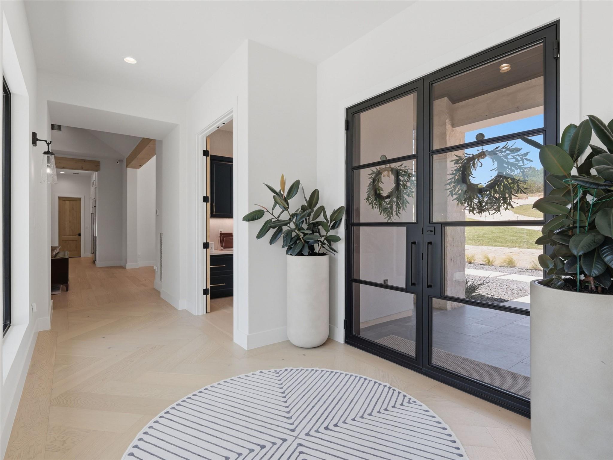 1512 Via Principale