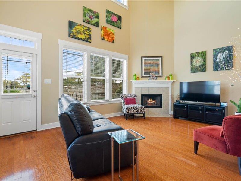 2930 Grand Oaks LOOP 604