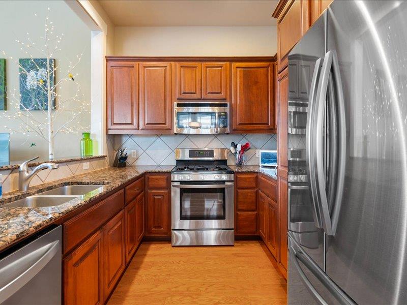 2930 Grand Oaks LOOP 604