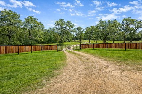 Photo of 7031 Red Rock RD, Franklin, TX 77856 (MLS # 1590567)