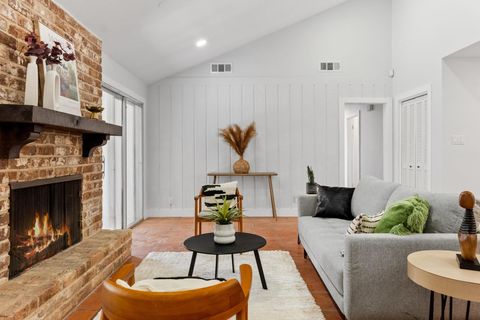 Tiny photo for 7503 Berkman DR, Austin, TX 78752 (MLS # 2583965)
