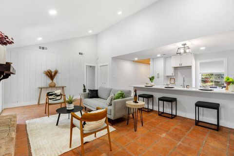 Tiny photo for 7503 Berkman DR, Austin, TX 78752 (MLS # 2583965)