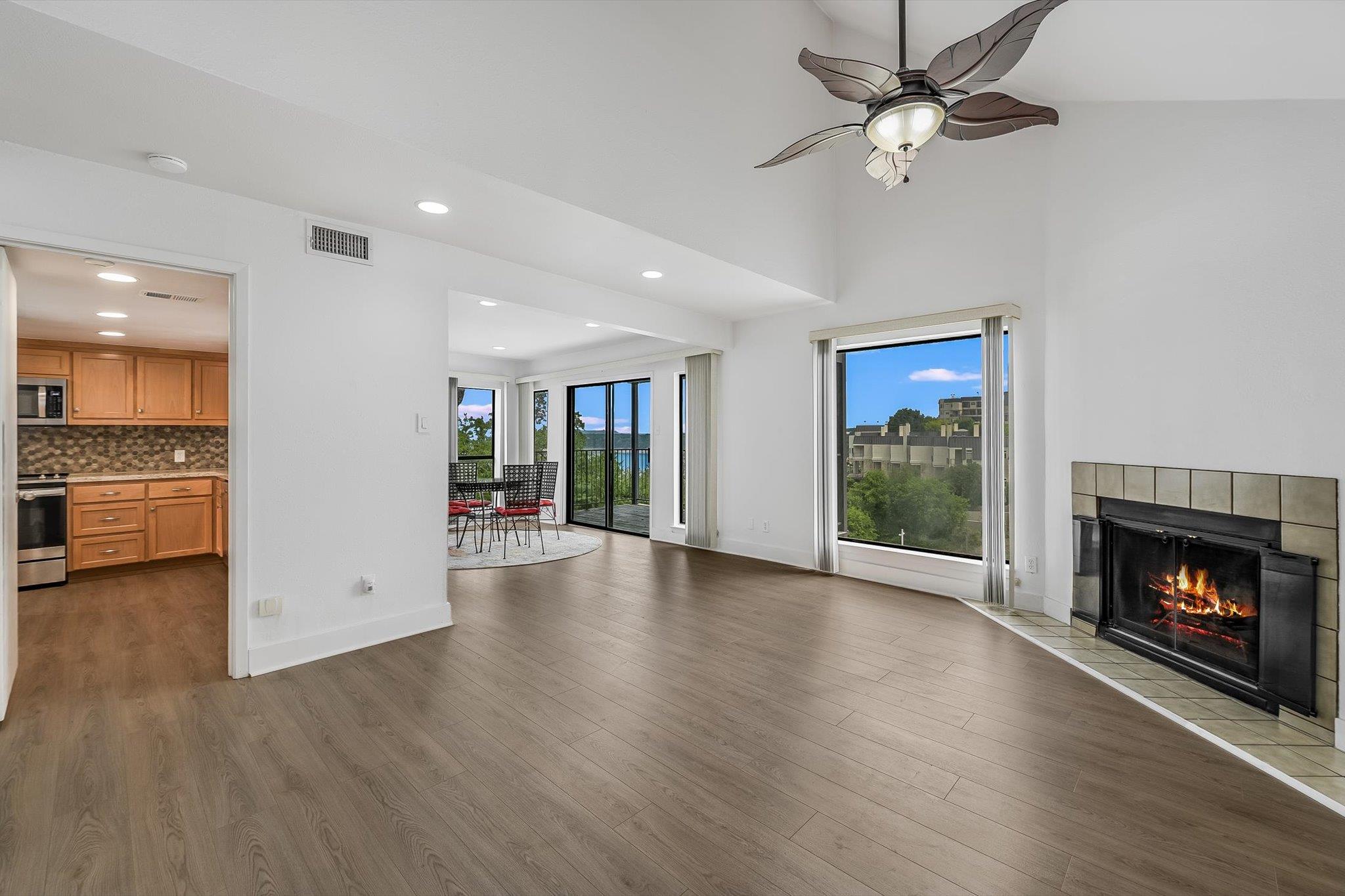 2918 N Ranch Road 620 B112