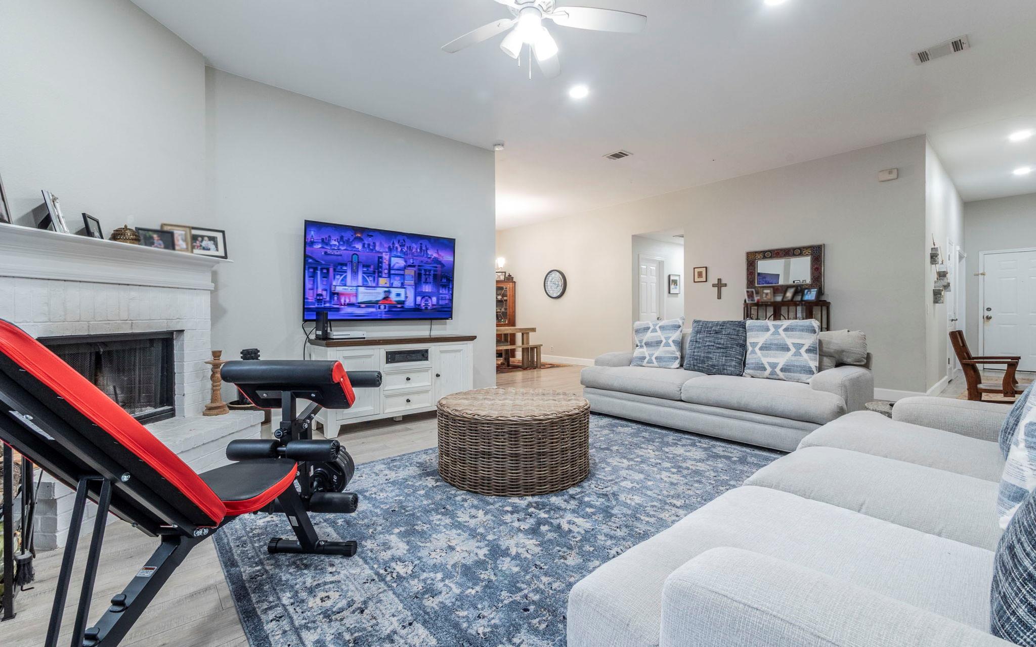 1601 NATURAL BRIDGE LN