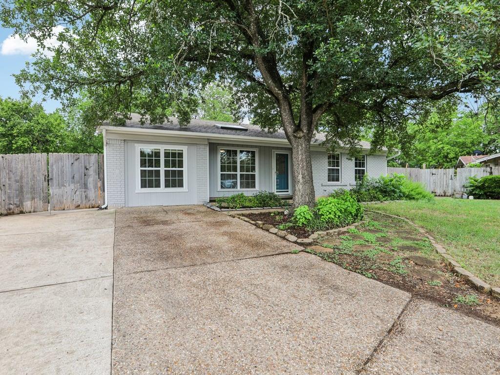 3811 Byron DR