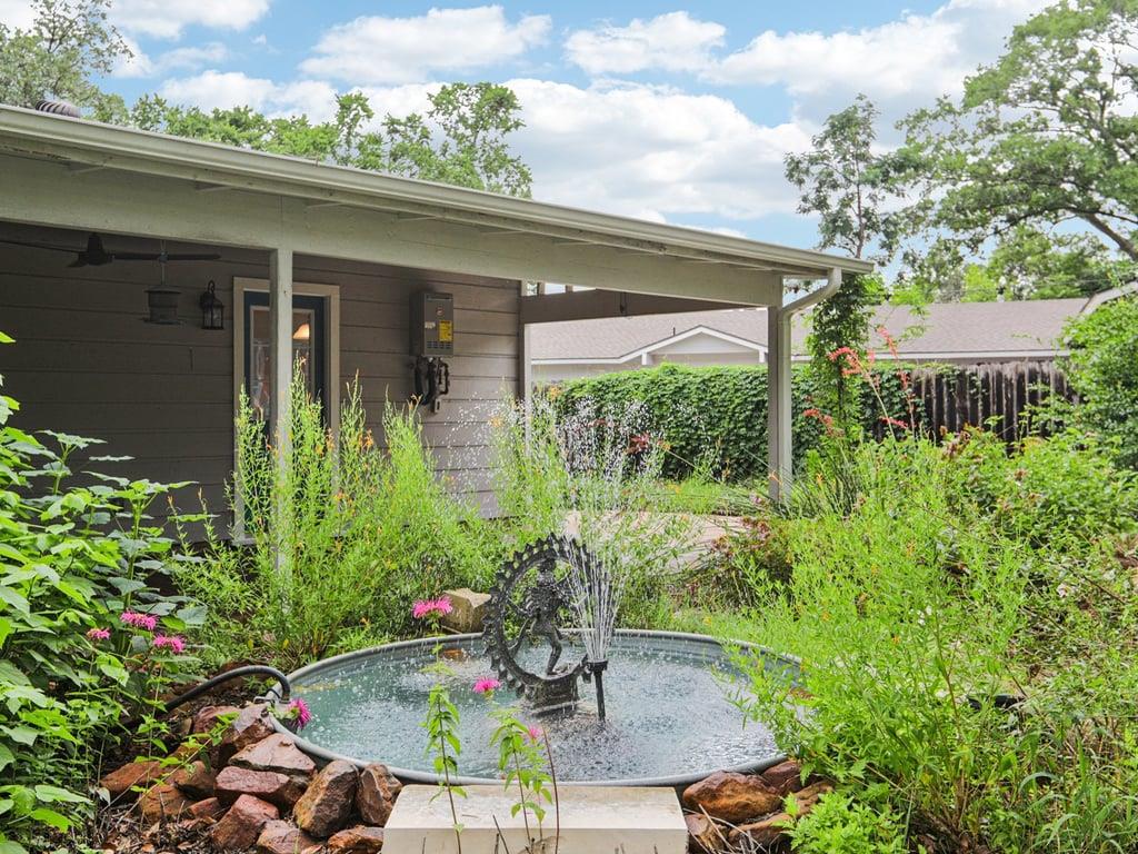 3811 Byron DR