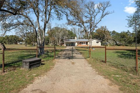 A home in Blanco