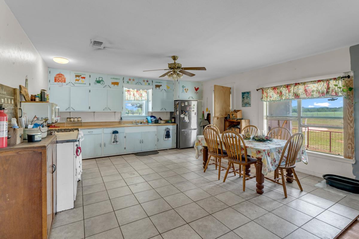 6311 Ranch Road 2241