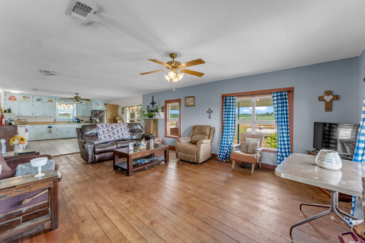 6311 Ranch Road 2241
