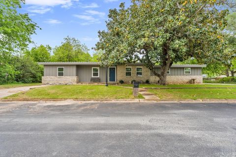 407 E Kerr ST Burnet TX 78611