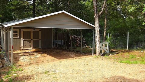 A home in Smithville