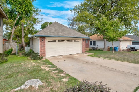 Tiny photo for 5404 China Berry RD, Austin, TX 78744 (MLS # 1478515)