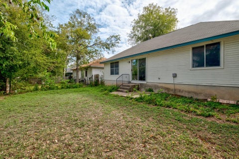 Tiny photo for 5404 China Berry RD, Austin, TX 78744 (MLS # 1478515)