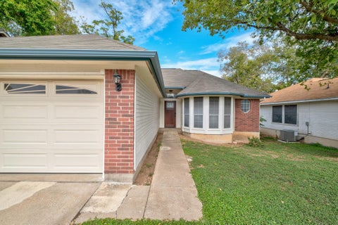 Tiny photo for 5404 China Berry RD, Austin, TX 78744 (MLS # 1478515)