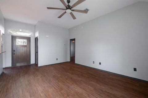 Tiny photo for 5404 China Berry RD, Austin, TX 78744 (MLS # 1478515)