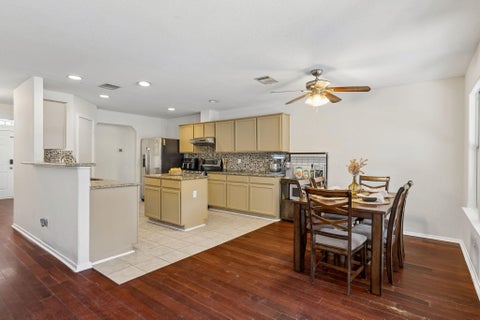 Tiny photo for 6005 La Mesa ST, Lago Vista, TX 78645 (MLS # 9683312)