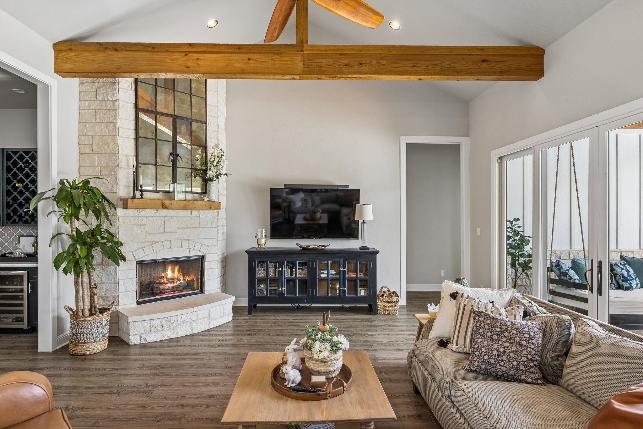 111 Craigen RD