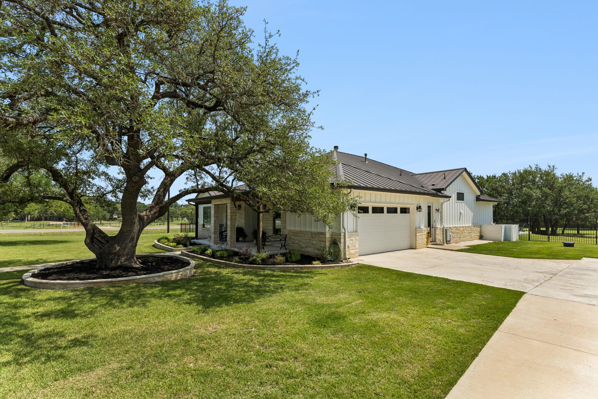 111 Craigen RD