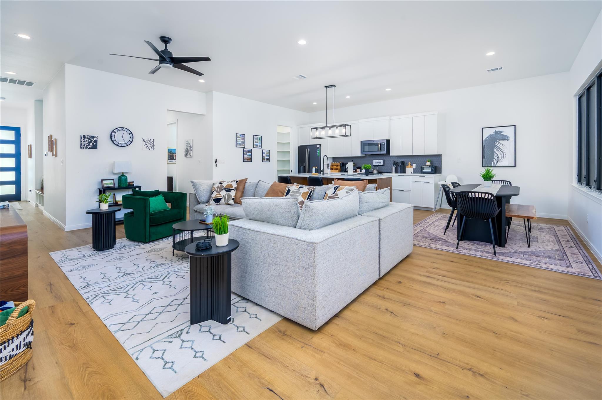 170 Akaloa LN