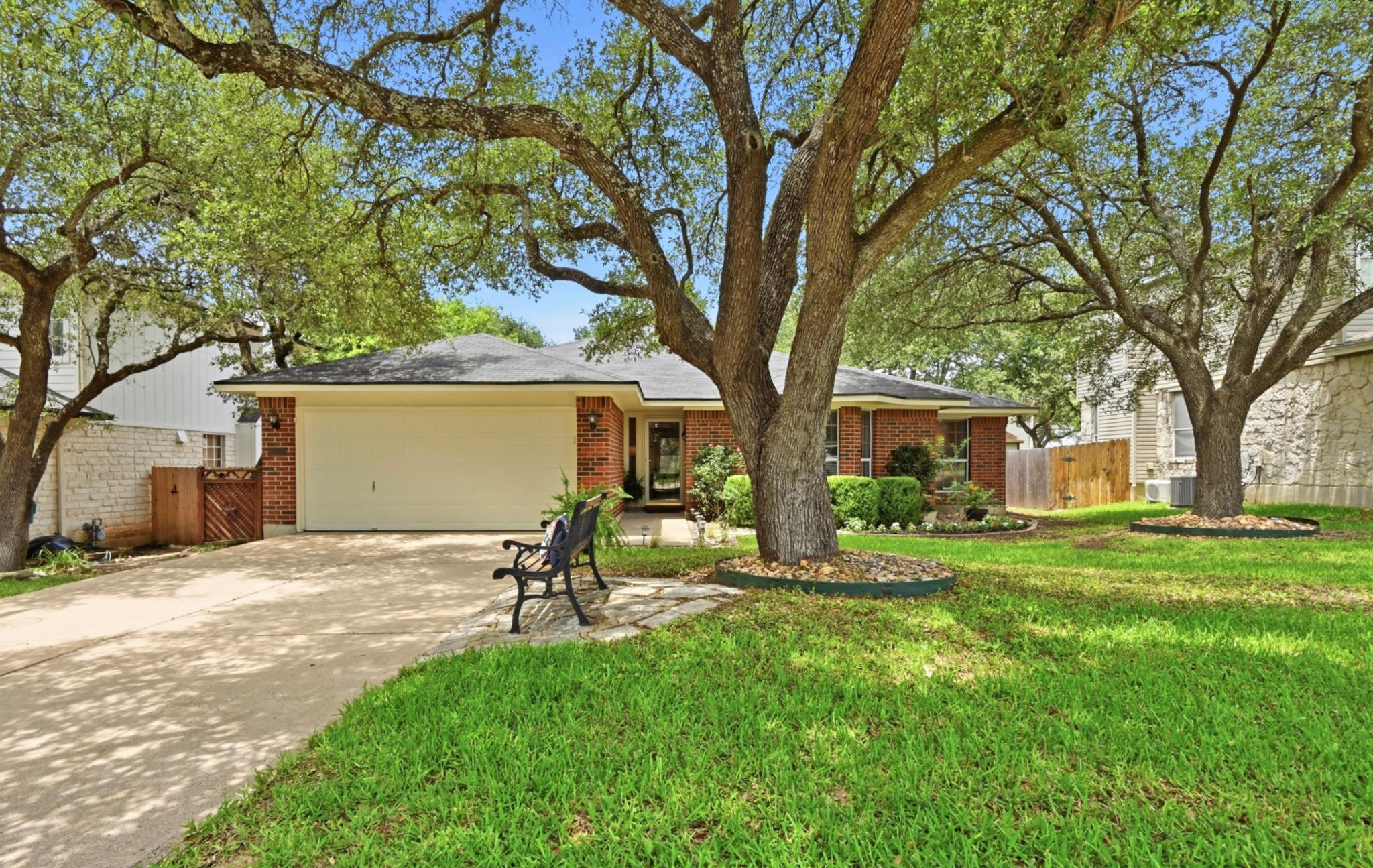 1409 Knoll Ridge DR