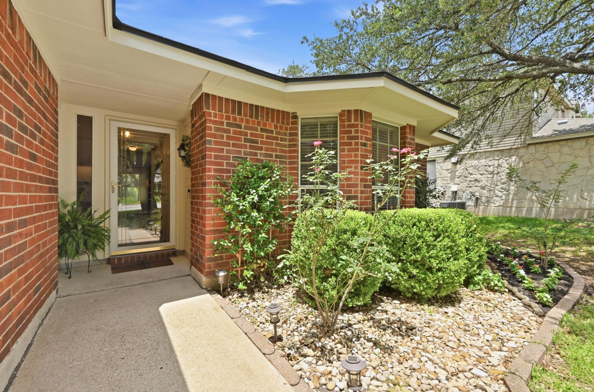 1409 Knoll Ridge DR