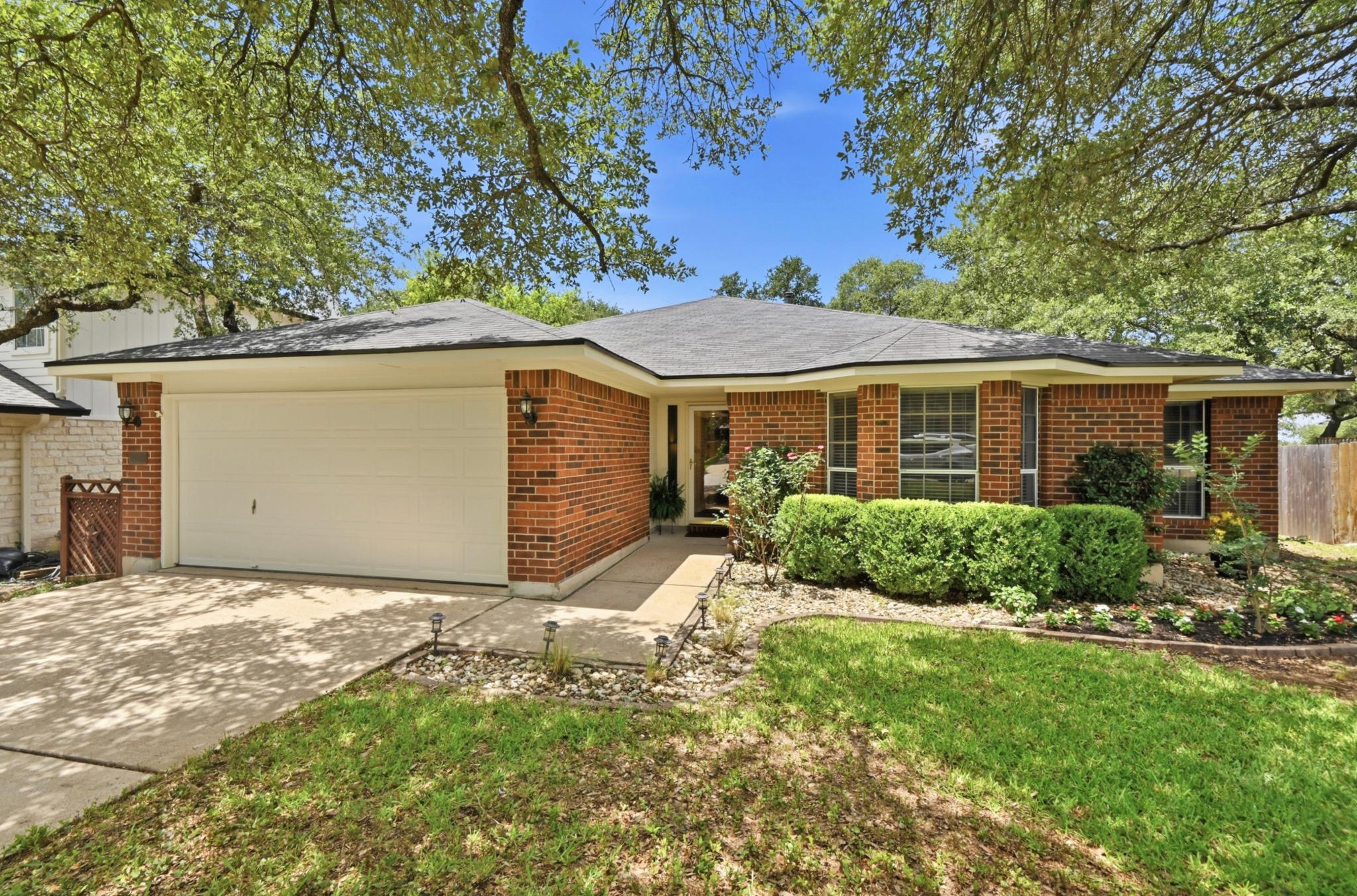 1409 Knoll Ridge DR