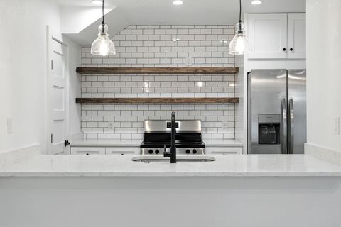 2124 Burton DR 133 Austin TX 78741