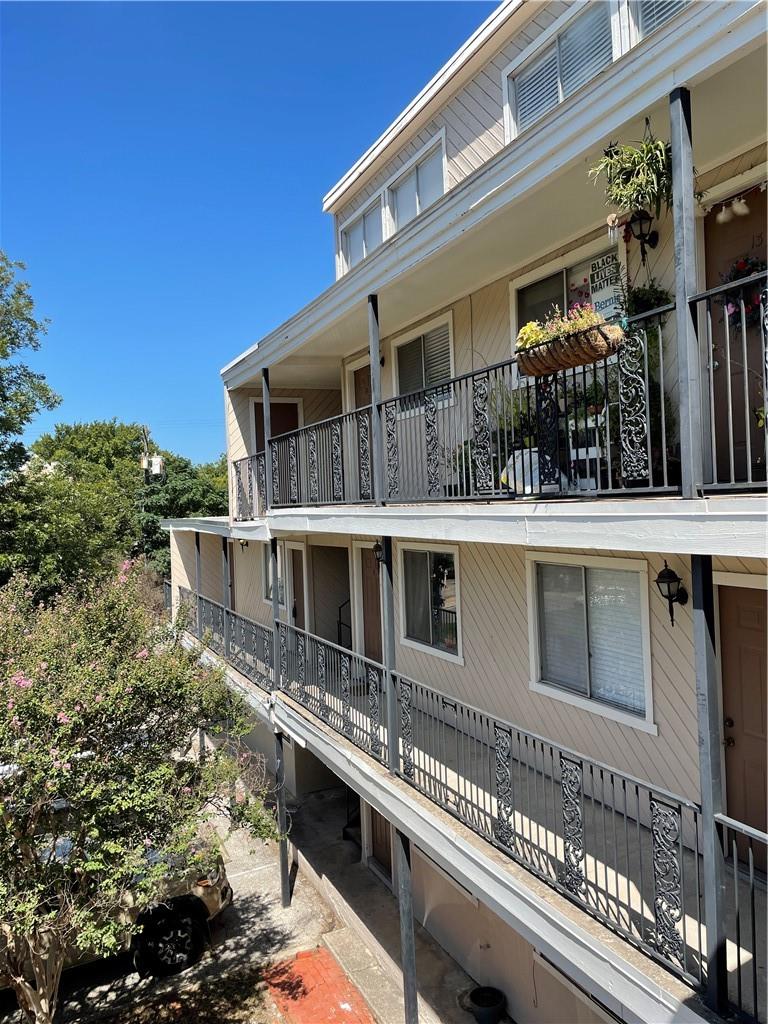 Photo 1 of 11 — 1010 W 23rd ST 12, Austin, TX 78705