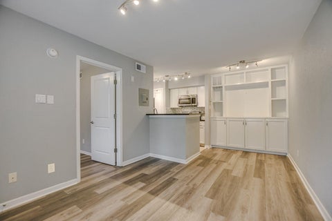 Photo of 3204 Menchaca RD #313, Austin, TX 78704 (MLS # 1959748)