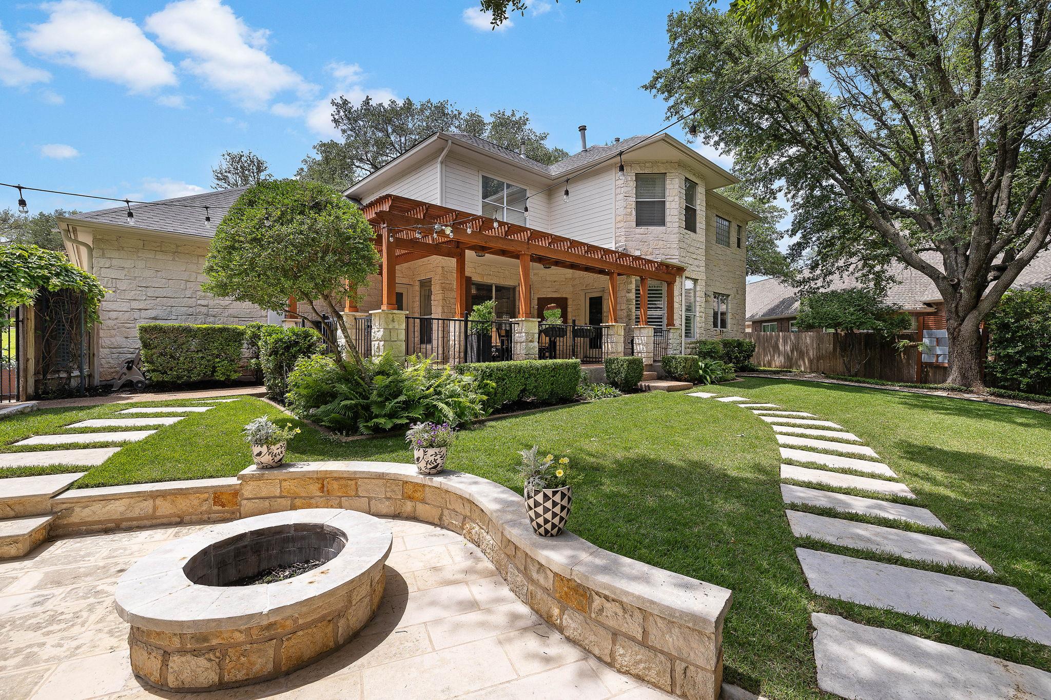 2929 Cedar Crest CIR