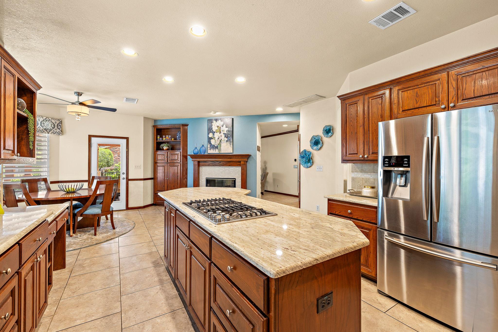 2929 Cedar Crest CIR