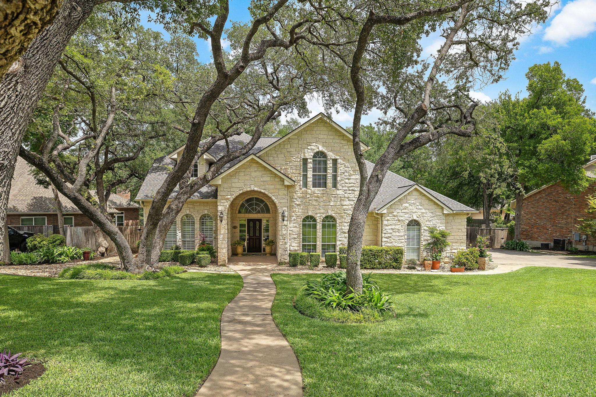 2929 Cedar Crest CIR
