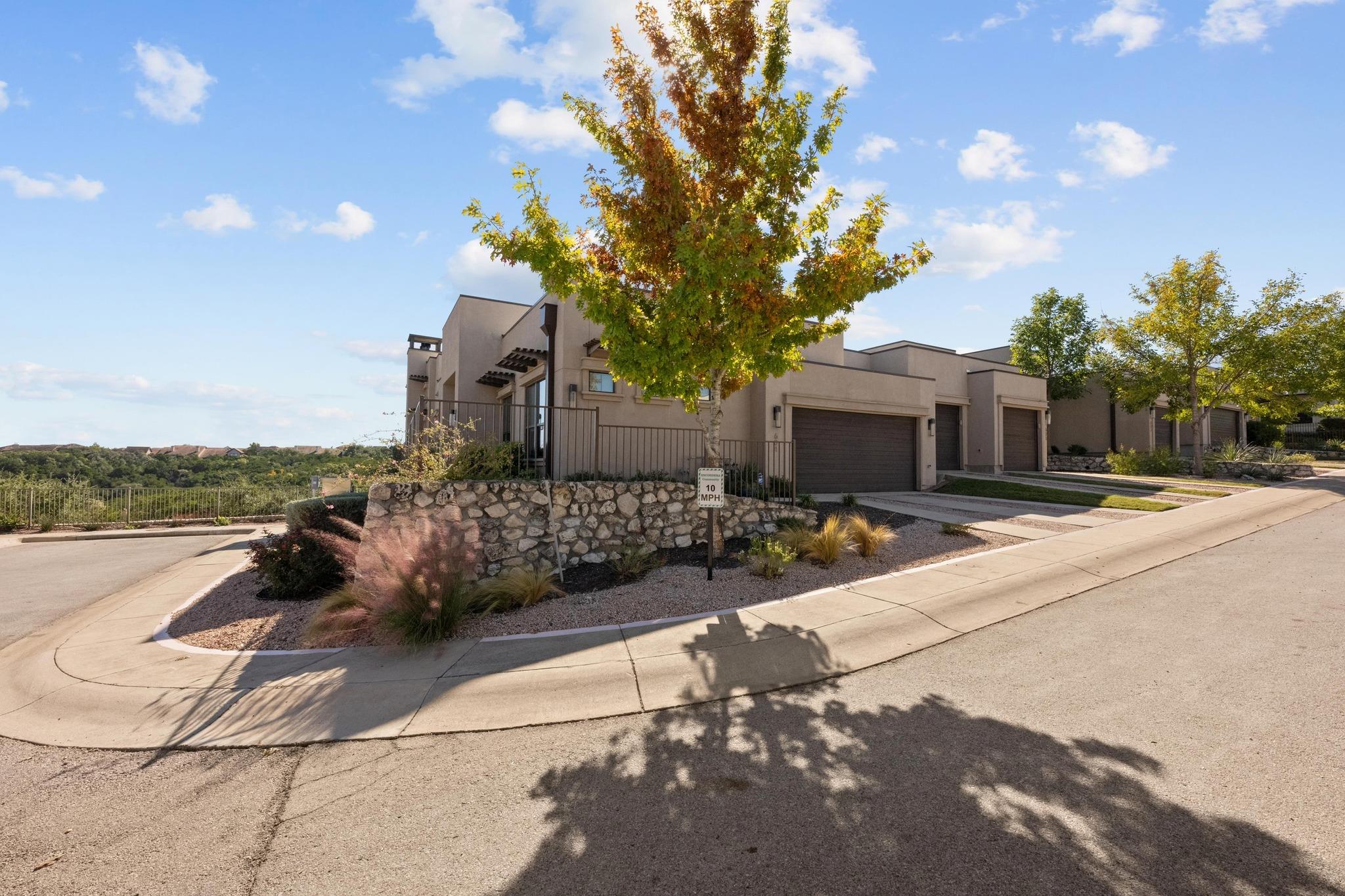 8200 Southwest PKWY 604