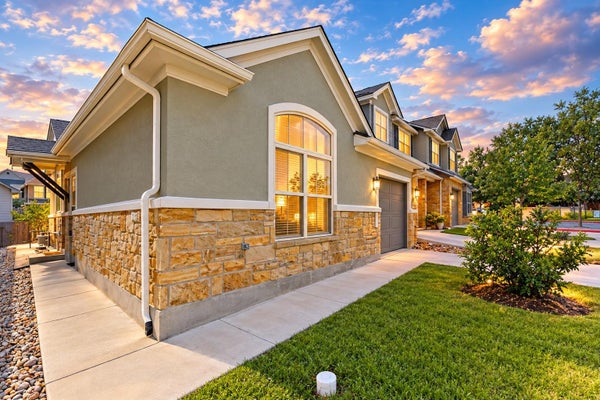 7304 PLANT ST, AUSTIN, TX 78745 - Image 4c7eabbdb1ac6eec18cfe5b15c67f99d/1862497788