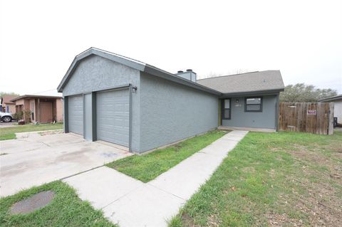 Photo of 1003 Crockett ST #B, Lockhart, TX 78644 (MLS # 4219438)