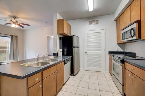 Photo of 2515 Pearl St #212, Austin, TX 78705 (MLS # 4157085)