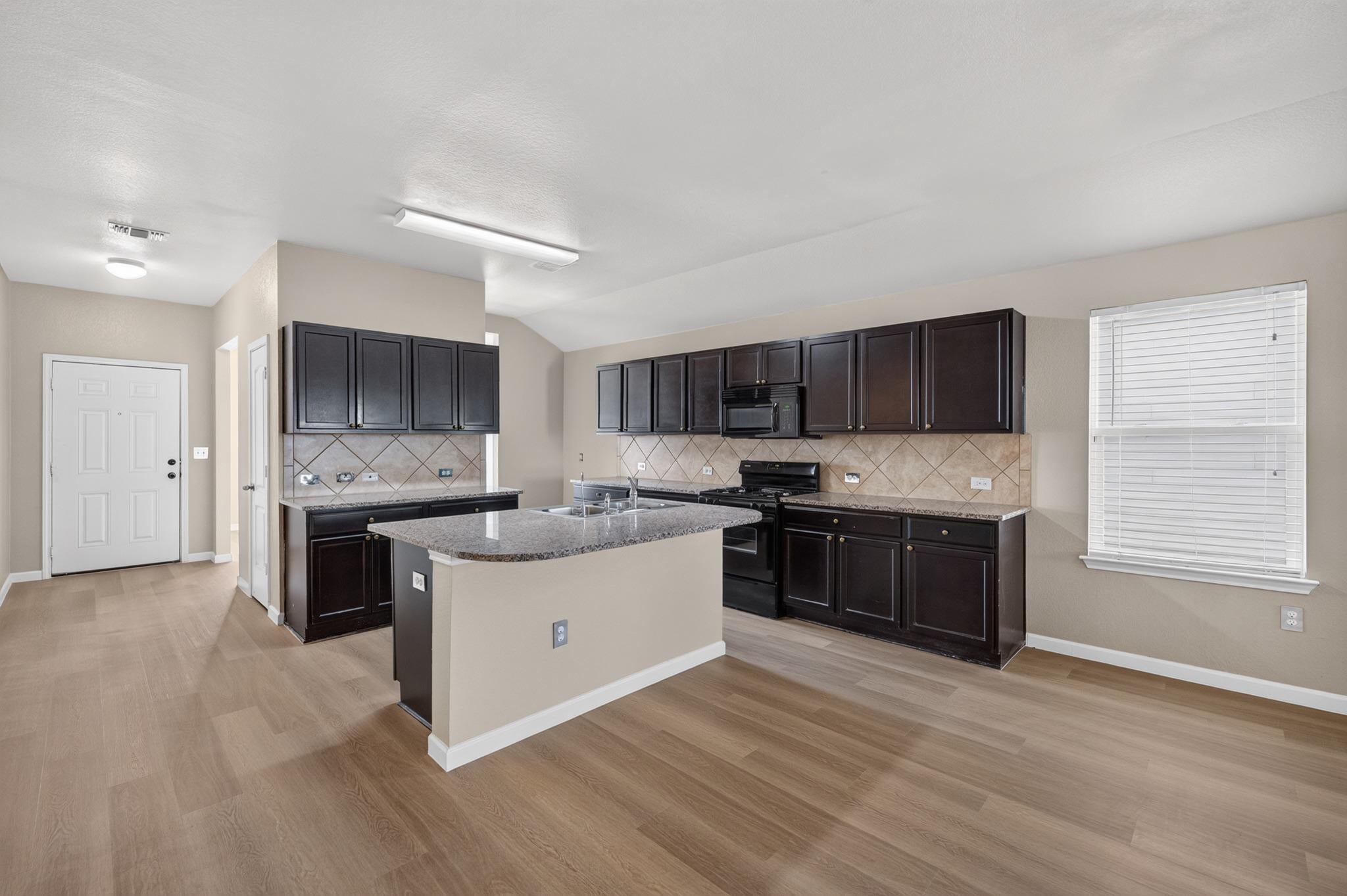 19021 Great Falls DR