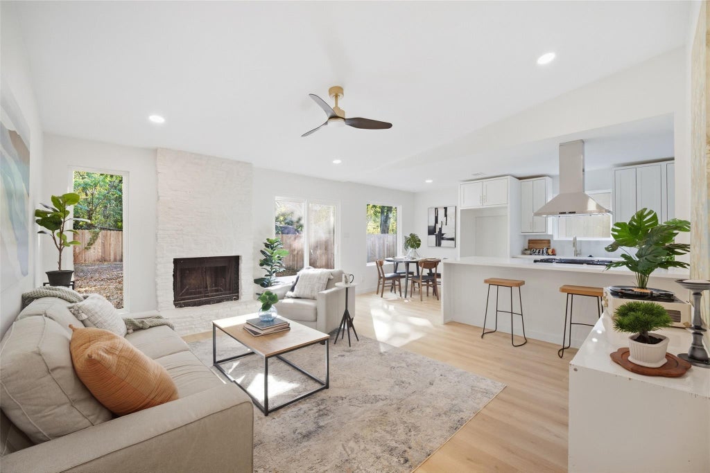 Photo of 7824 Paces Mill LN, Austin, TX 78744 (MLS # 9556838)