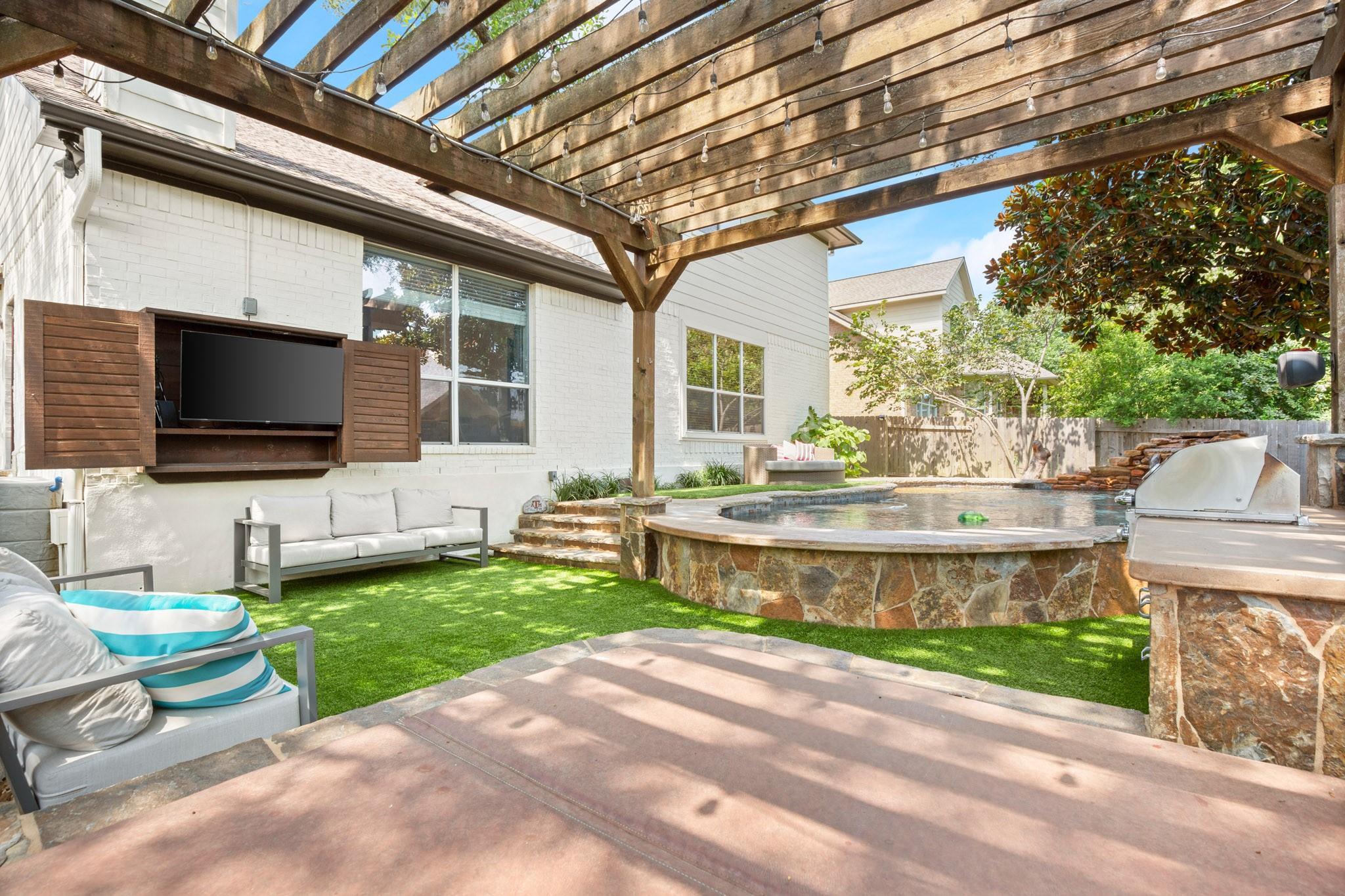 Austin, Texas 78749, United States, 4 Bedrooms Bedrooms, ,3 BathroomsBathrooms,Residential,Pending,43229