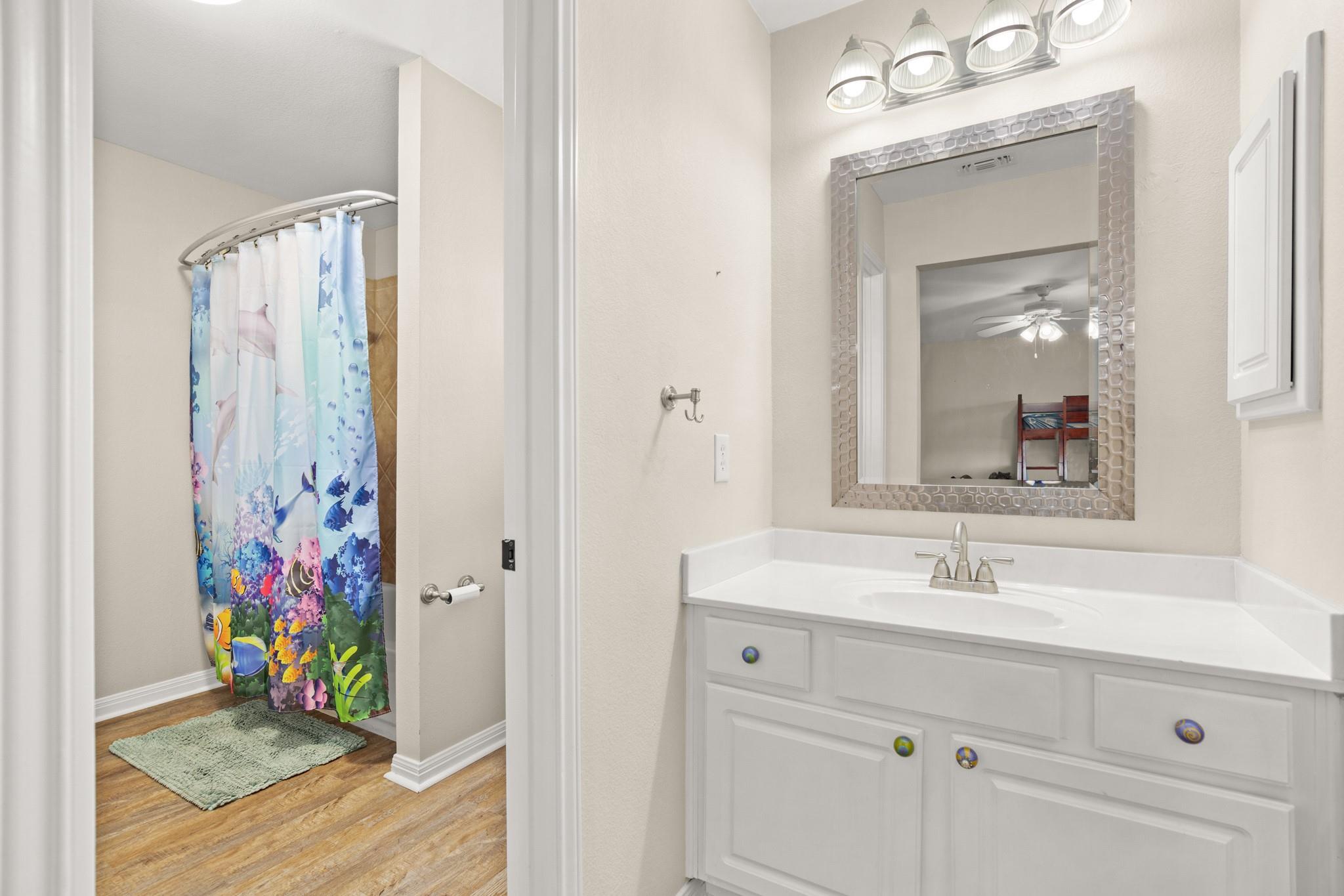 Austin, Texas 78749, United States, 4 Bedrooms Bedrooms, ,3 BathroomsBathrooms,Residential,Pending,43229