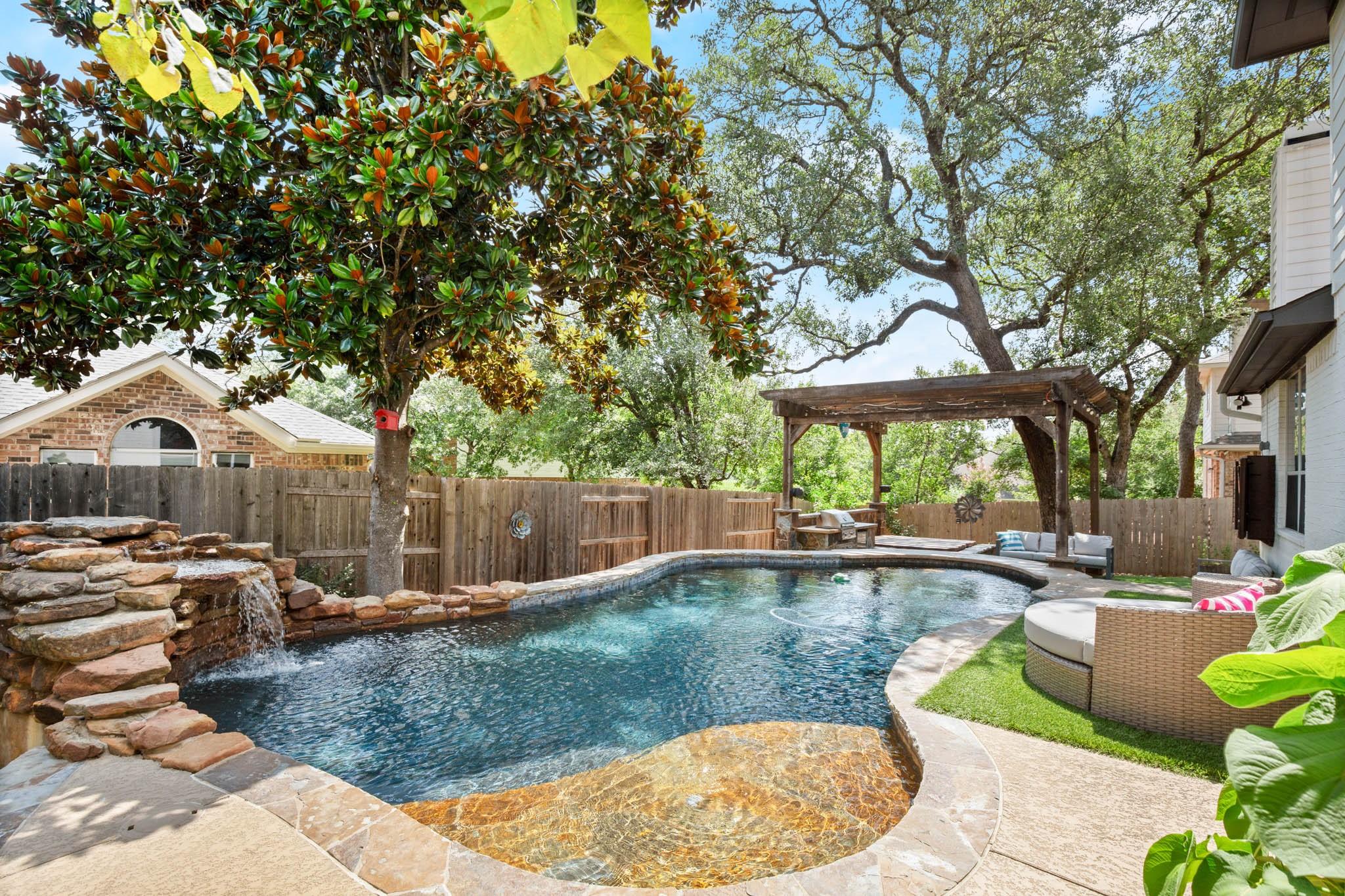 Austin, Texas 78749, United States, 4 Bedrooms Bedrooms, ,3 BathroomsBathrooms,Residential,Pending,43229