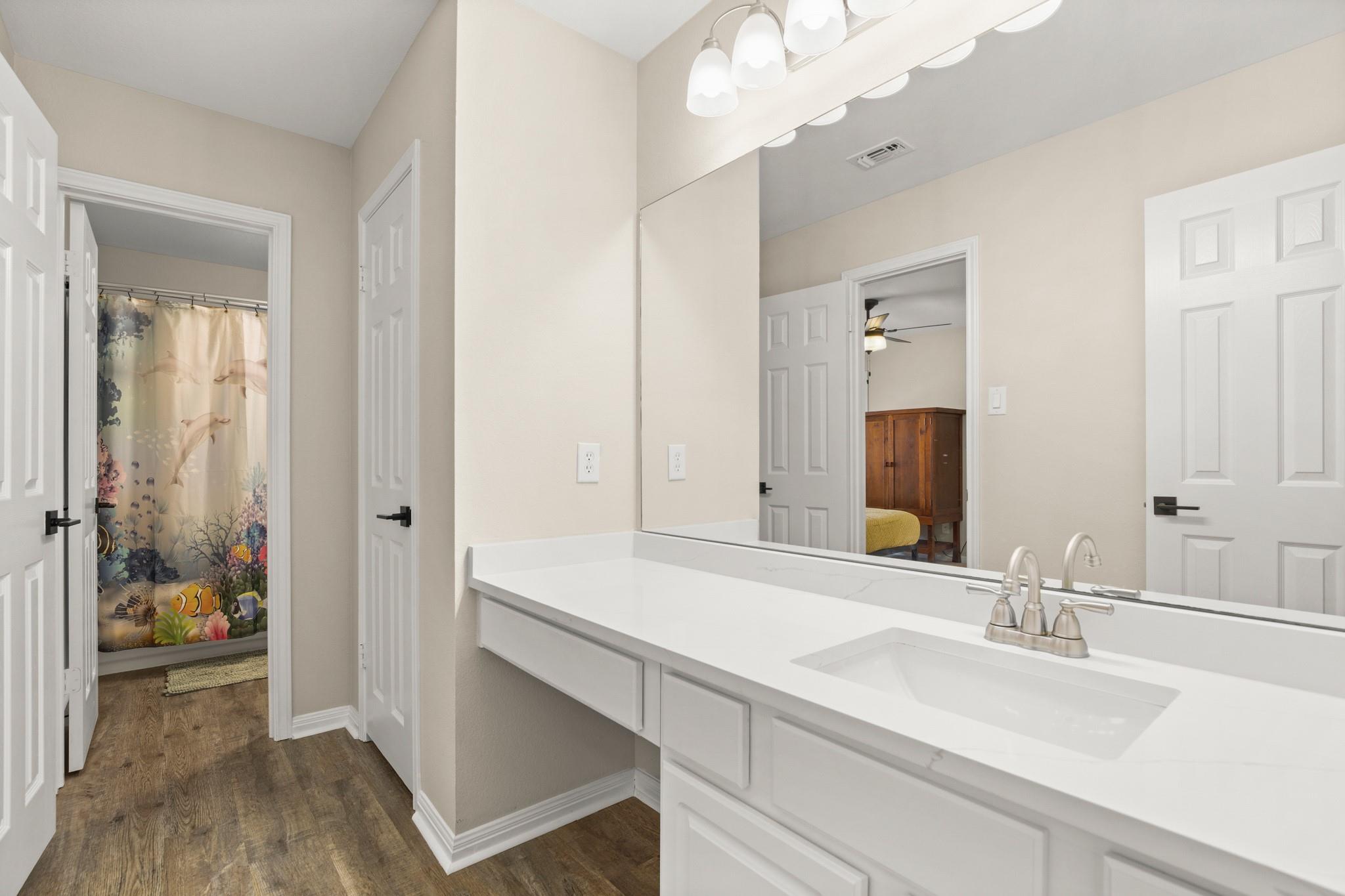 Austin, Texas 78749, United States, 4 Bedrooms Bedrooms, ,3 BathroomsBathrooms,Residential,Pending,43229