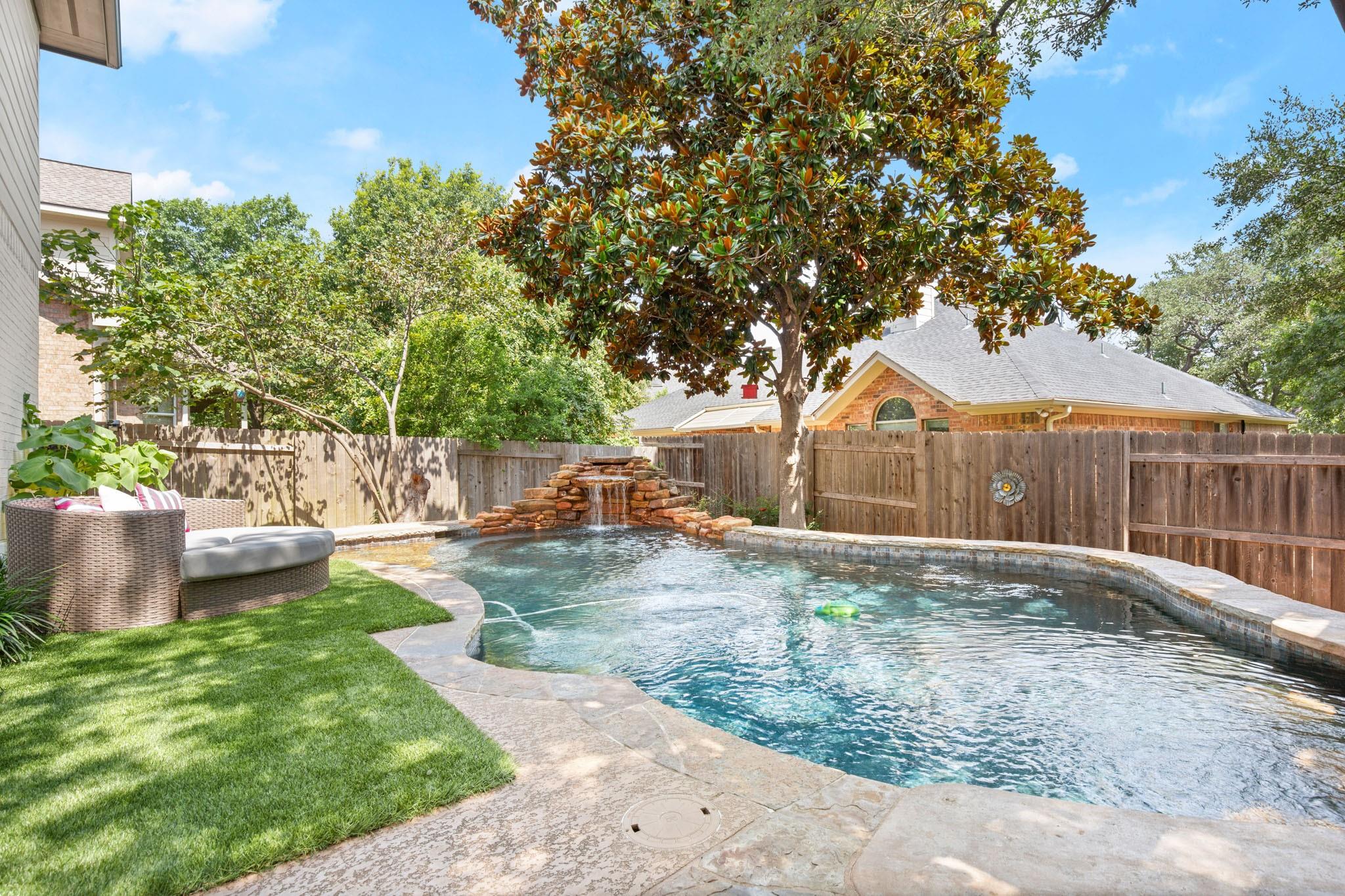 Austin, Texas 78749, United States, 4 Bedrooms Bedrooms, ,3 BathroomsBathrooms,Residential,Pending,43229