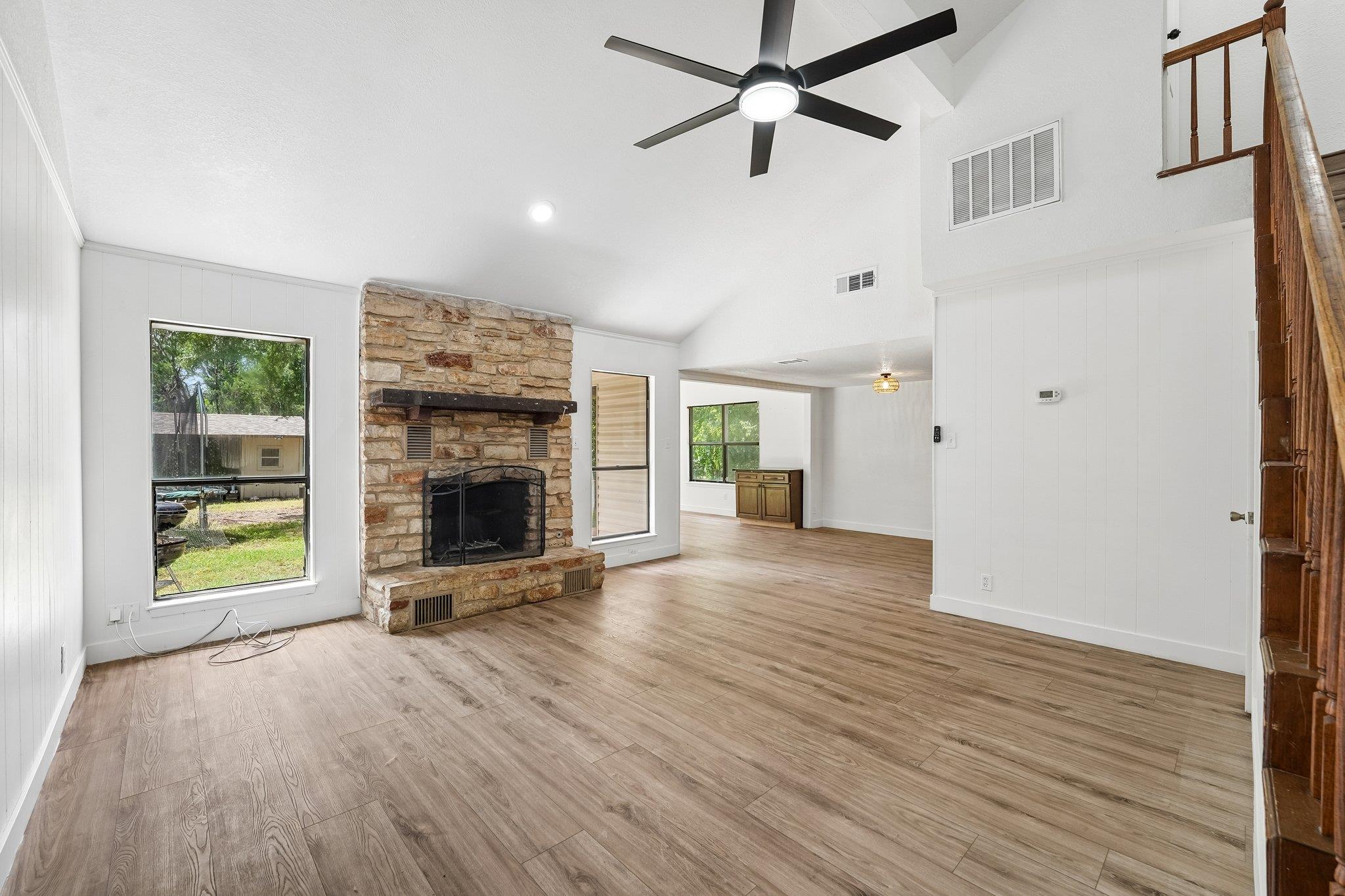 1100 River Bend DR