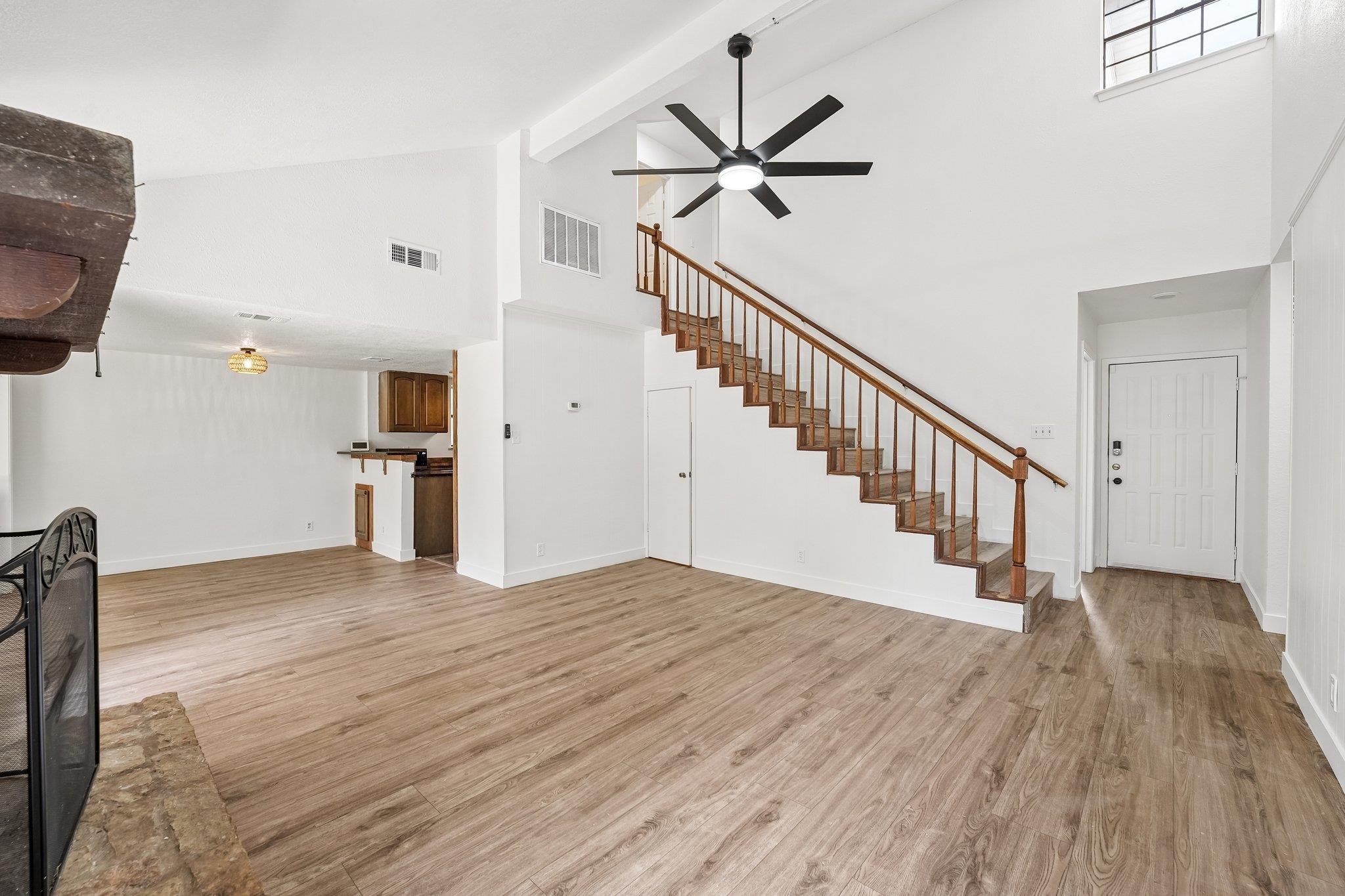 1100 River Bend DR