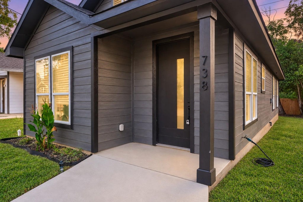Photo of 738 Chihuahua ST, Lockhart, TX 78644 (MLS # 5536724)