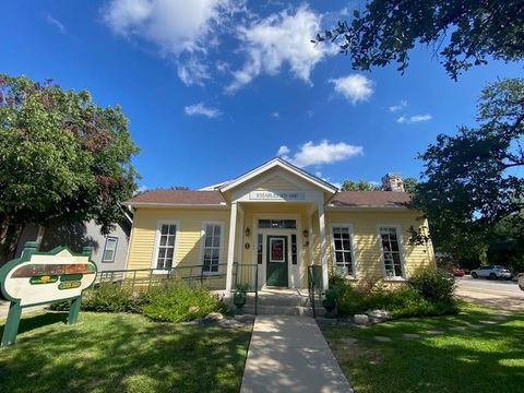 Photo of 302 W Main ST #202, Round Rock, TX 78664 (MLS # 1793129)